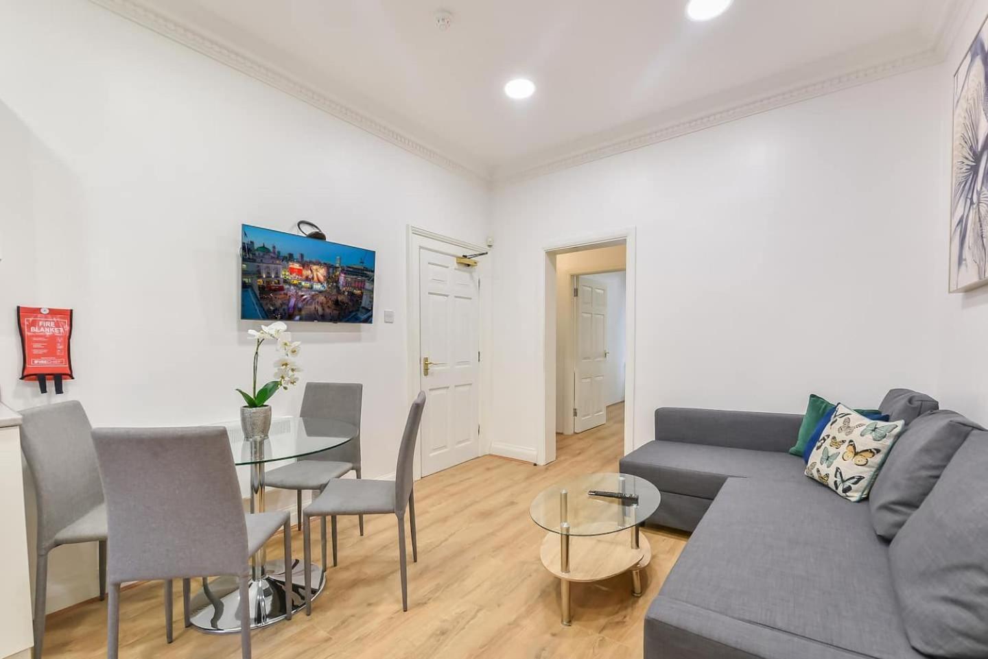 2 Bed Piccadilly Apartment 2 لندن المظهر الخارجي الصورة